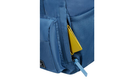 Side pocket