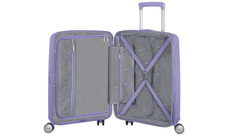 Organización interior con bolsillo extra con cremallera.