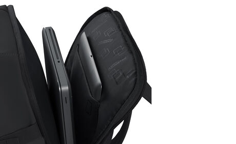 Laptop compartment 15.6"
