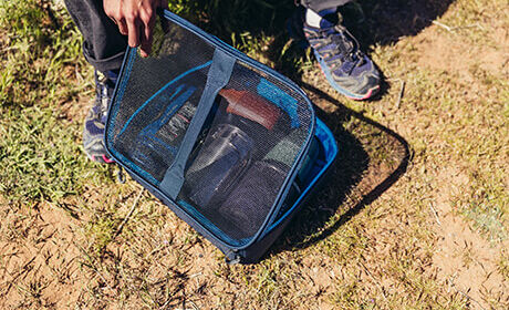 Parte superior transparente con cremallera