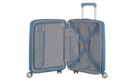 Organización interior con bolsillo extra con cremallera.