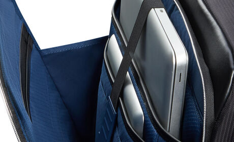 Compartimento frontal easy access