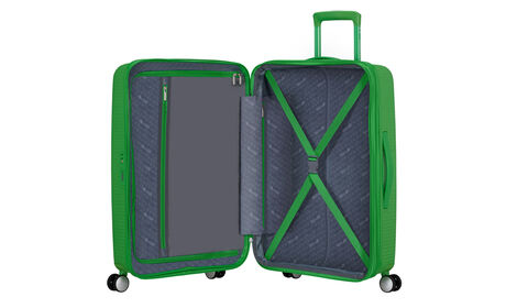 Organización interior con bolsillo extra con cremallera.