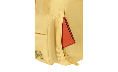 Side pocket