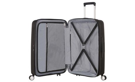 Organización interior con bolsillo extra con cremallera.