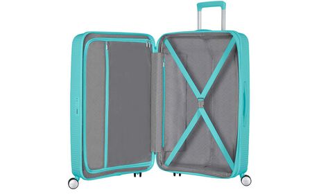 Organización interior con bolsillo extra con cremallera.