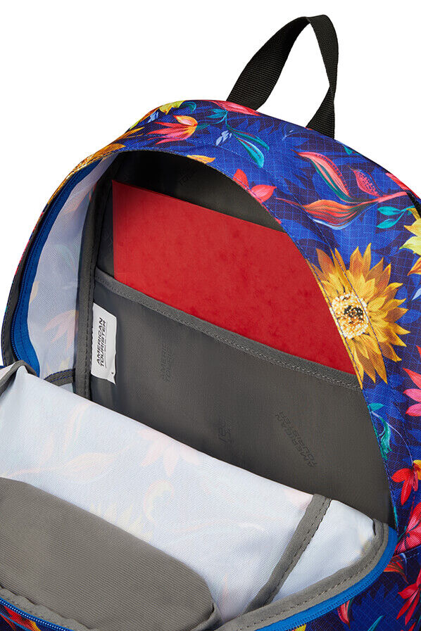 American Tourister Urban Groove Ug Lifestyle Bp 1  Sunflower American Tourister Urban Groove Ug Lifestyle Bp 1  Sunflower