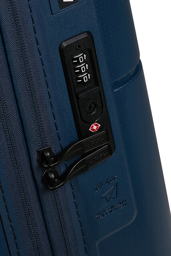 American Tourister Dashpop Disney Spinner Expandable TSA Marvel 55cm  Capt America Shield American Tourister Dashpop Disney Spinner Expandable TSA Marvel 55cm  Capt America Shield