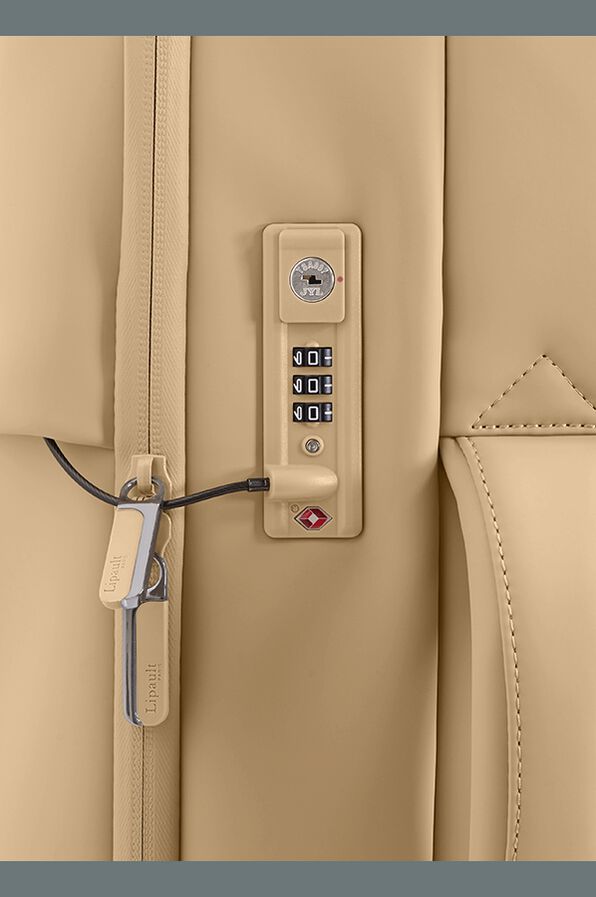 Lipault Lost In Berlin Cabin 2.0 55cm  Sandstone Lipault Lost In Berlin Cabin 2.0 55cm  Sandstone