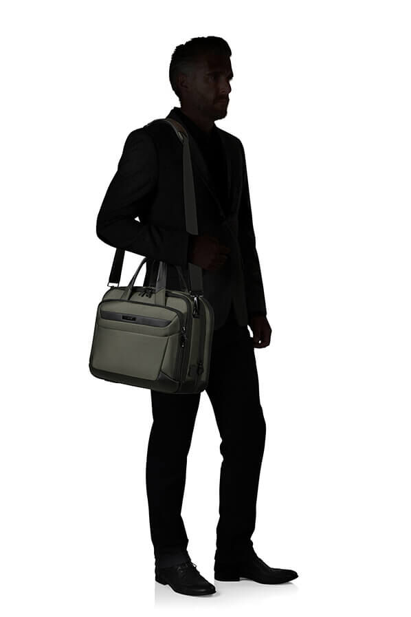 Samsonite Pro-Dlx 6 Bailhandle Expandable 15.6'  Green Samsonite Pro-Dlx 6 Bailhandle Expandable 15.6'  Green