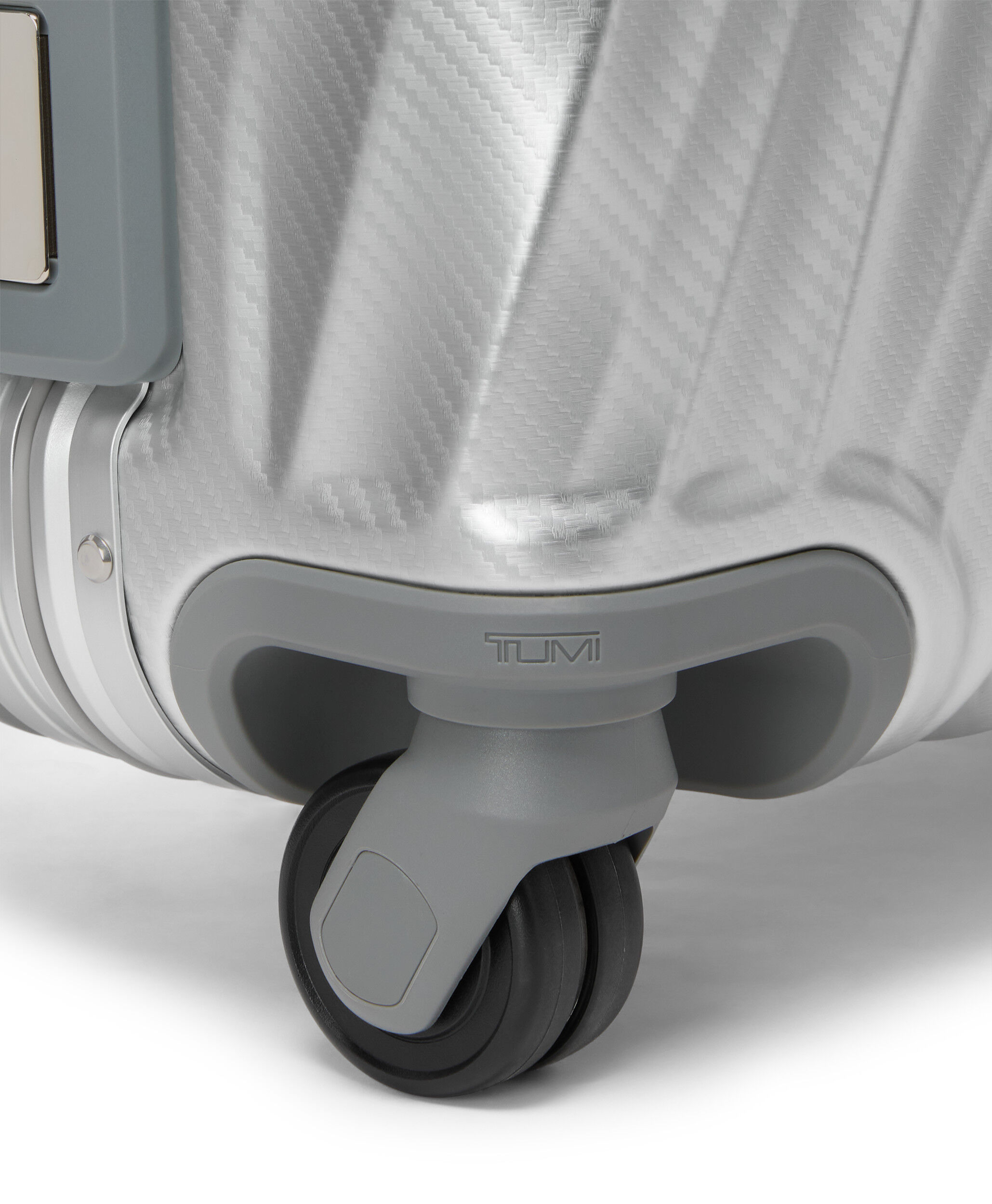 19 Degree Aluminium Spinner (4 wheels) 56 cm - Cont. | TUMI Large Cabin